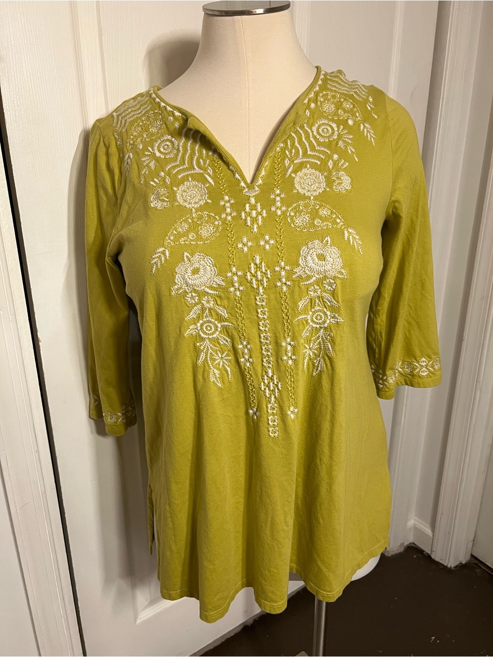 J Jill Women’s Olive Green Embroidered Split-Neck Top size L tall